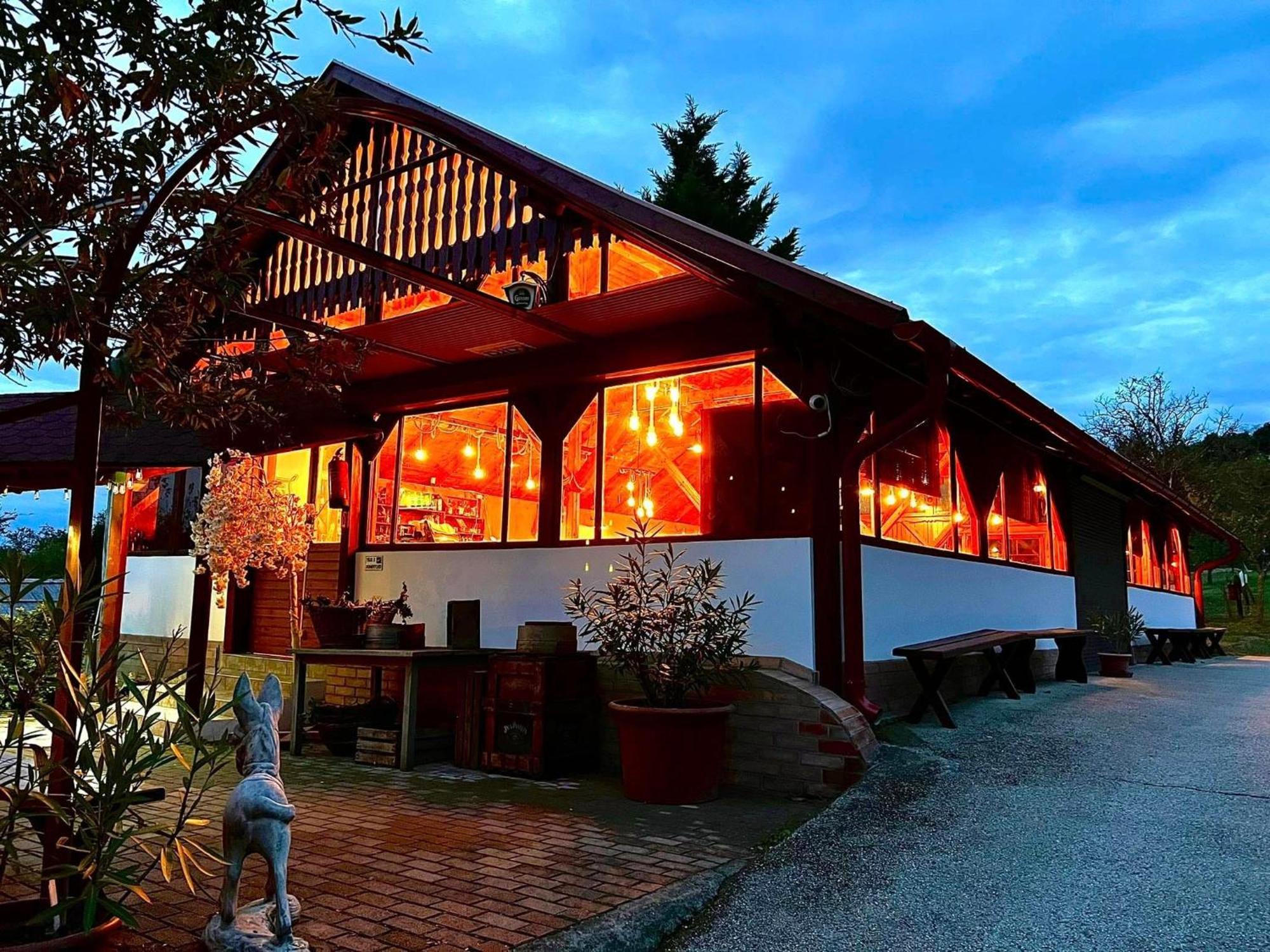 Pilisi Lovas Major, Dorog Bed & Breakfast Ngoại thất bức ảnh